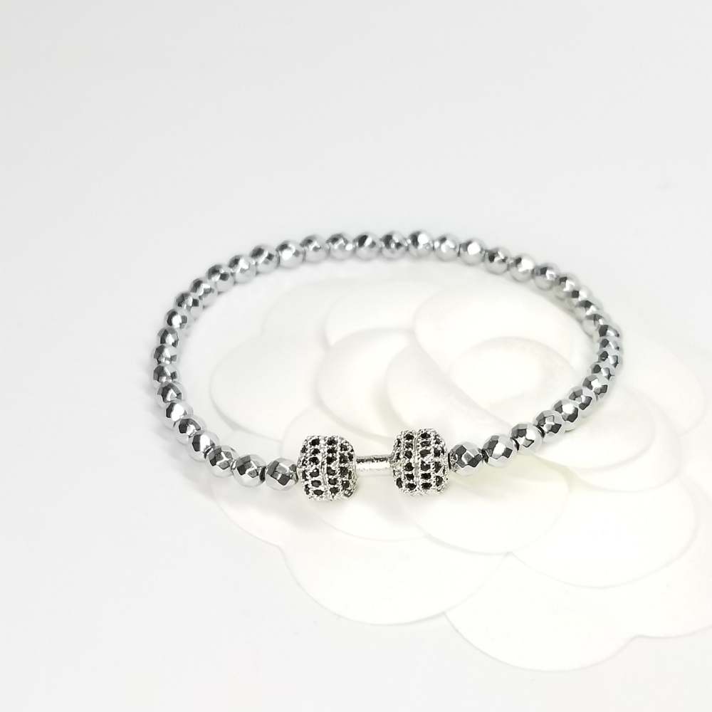 @mrsmarsden 4pc x Dumbbell Pave CZ Hematite Stretch Bracelet NEW - Picture 6 of 6